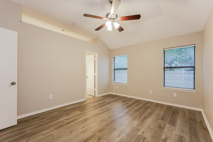 Building Photo - 508 Pleasant Valley Dr