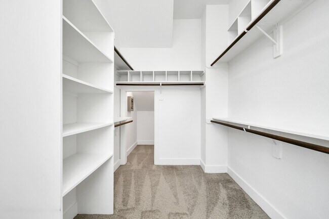 Building Photo - 2709 Kennedy St