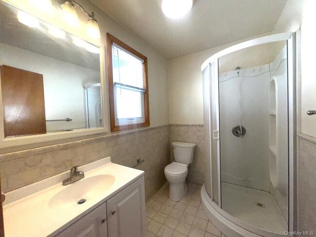 Building Photo - 16 Lake Ave