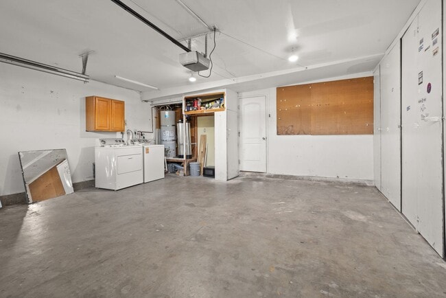 Building Photo - 533 Hibiscus Ct