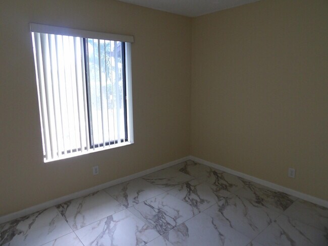 Building Photo - 623 Sea Pine Way