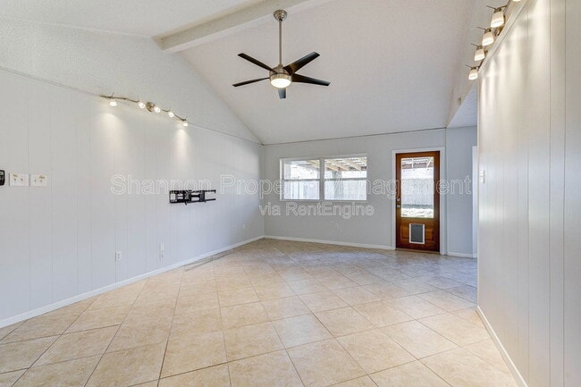 Building Photo - 5911 Chrystell Ln