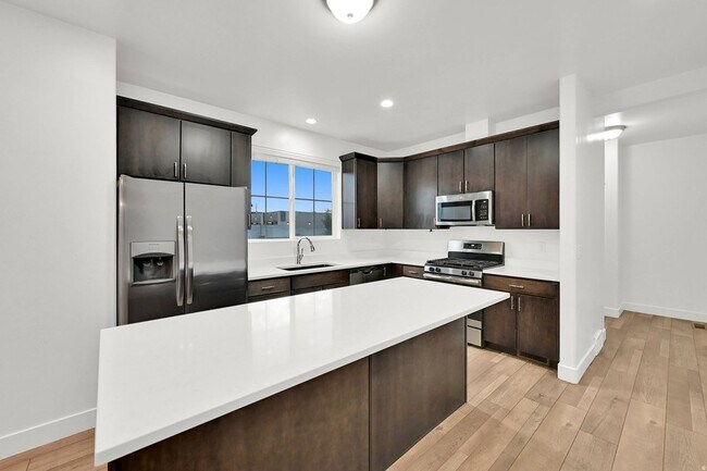 Building Photo - 2147 Kimber Ln