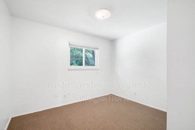 Building Photo - 8600 Clarewood Cir