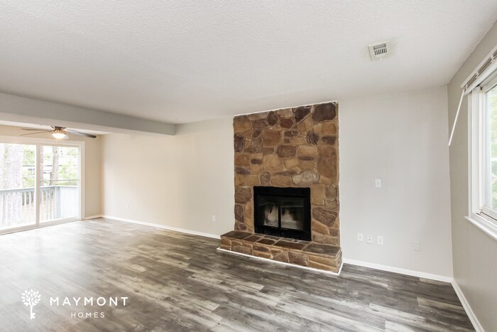 Building Photo - 5 Forestgate Ct