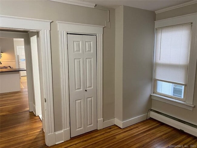 Building Photo - 34 Center St