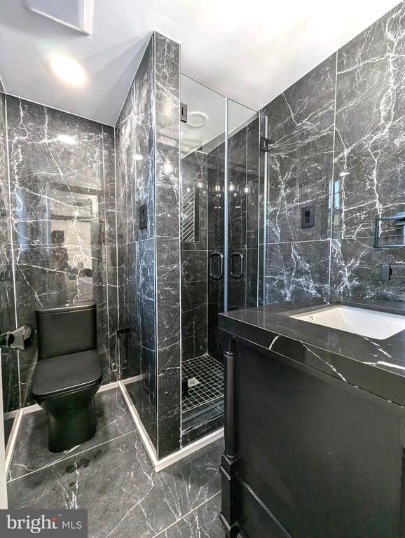 Building Photo - 2208 Wakefield St