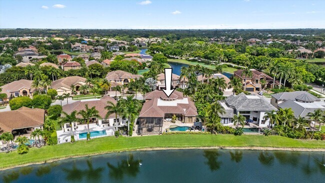 Building Photo - 10771 Versailles Blvd