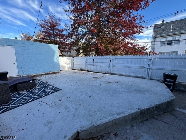 Building Photo - 117 N 6th St