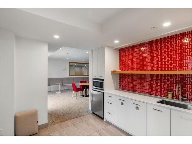 Building Photo - 121 Washington Ave S