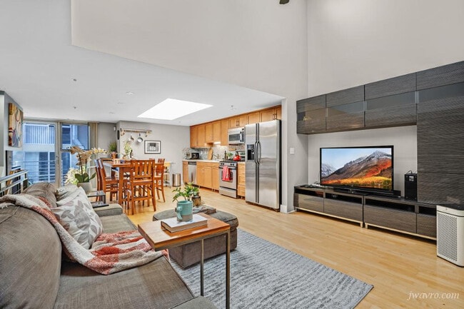 Primary Photo - 68 Harriet St