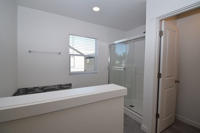 Building Photo - 1400 S 29th Blvd