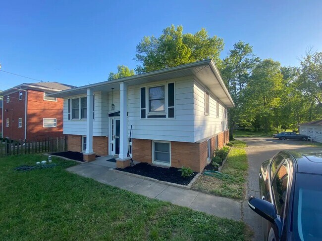 Building Photo - 1411 McDonald Ave