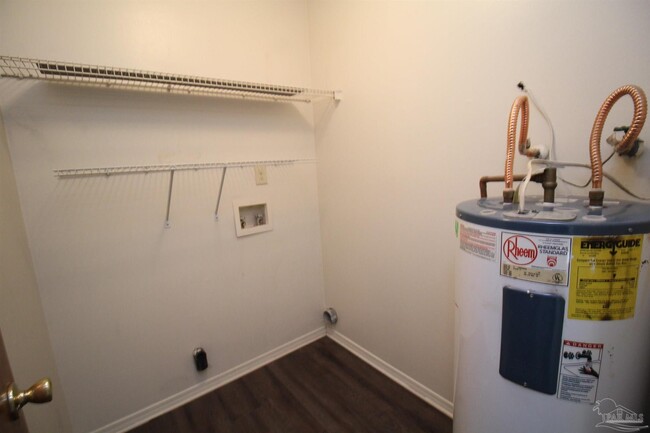 Building Photo - 420 Oak Knoll Ln