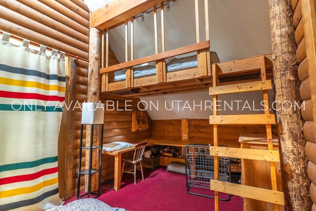 Building Photo - 2718 Stewart Rd