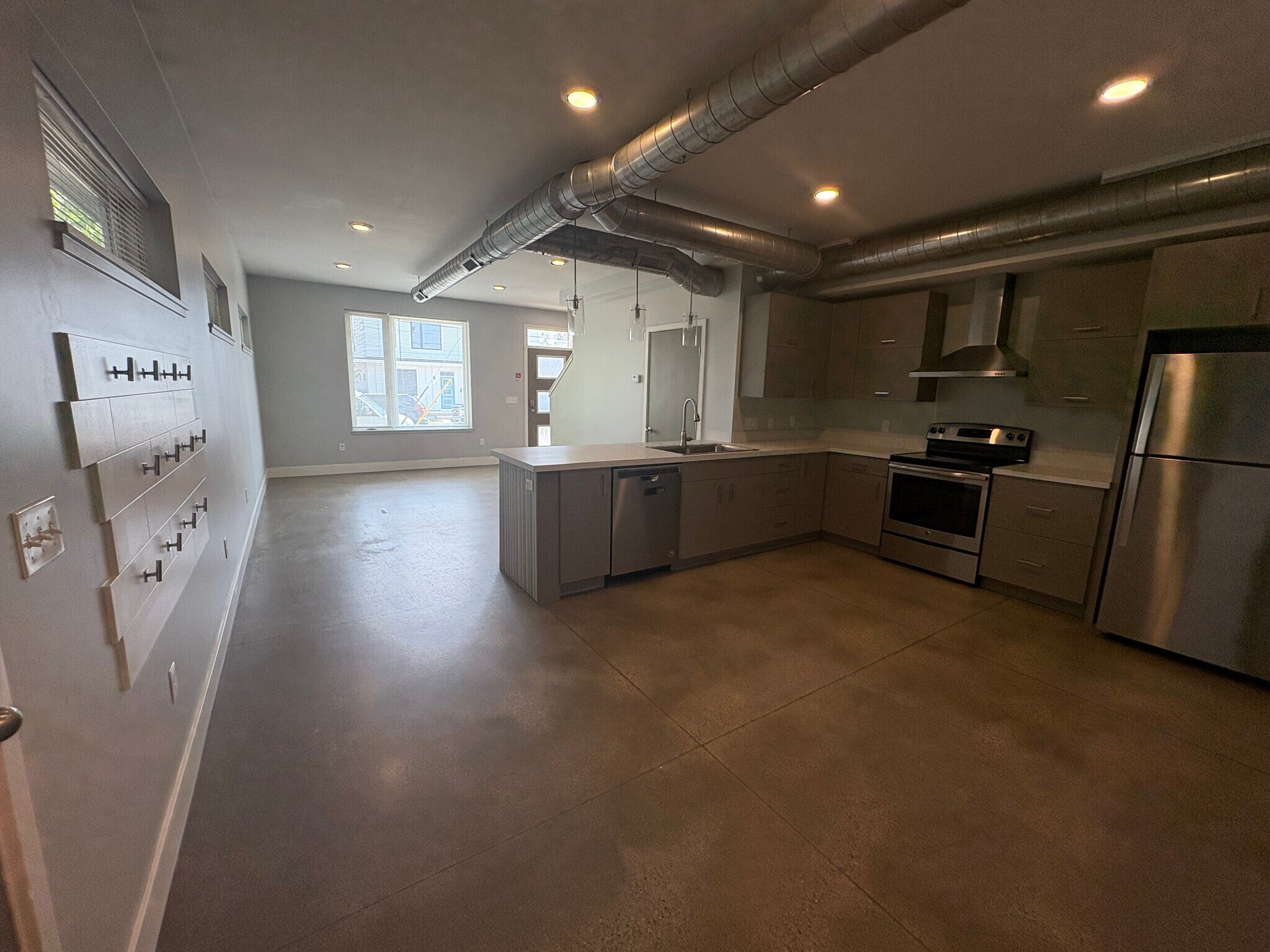 Building Photo - 457 4th St NW