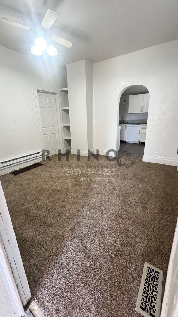 Building Photo - 807 20th St