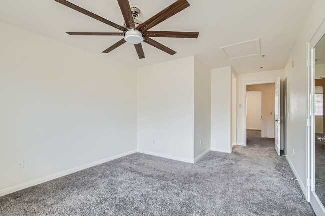 Building Photo - Stylish 3BR Townhome in Prime Central SD –...