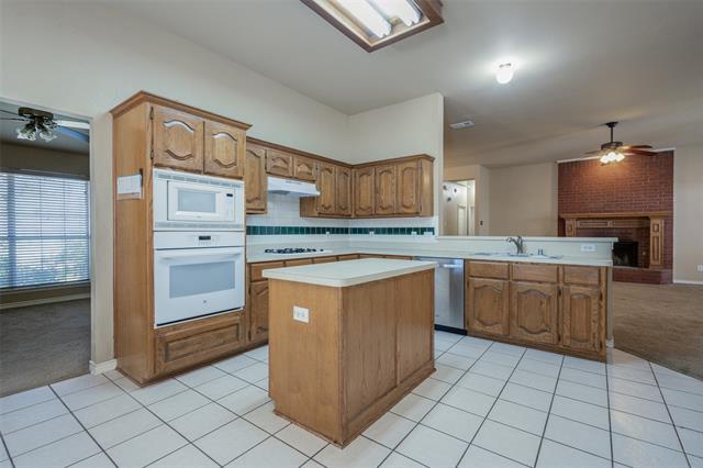 Building Photo - 640 Lake Shadow Dr