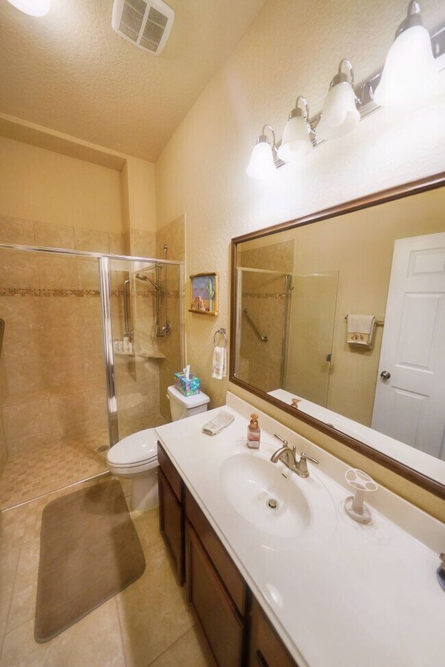 Building Photo - Executive-Style Home Now Available in Crossvine (Schertz) Realtor Commission: $750