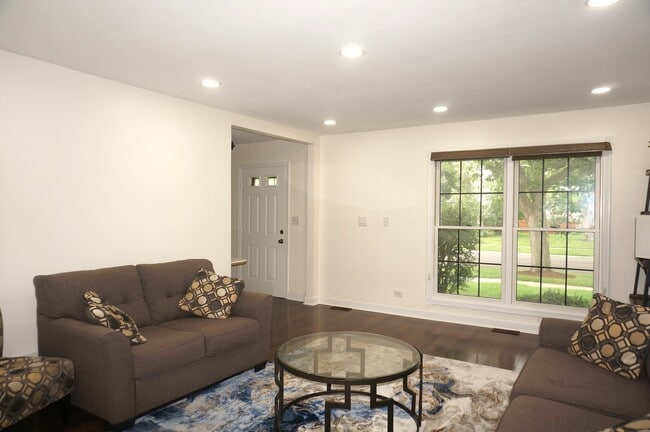 Building Photo - 1851 Longboat Dr