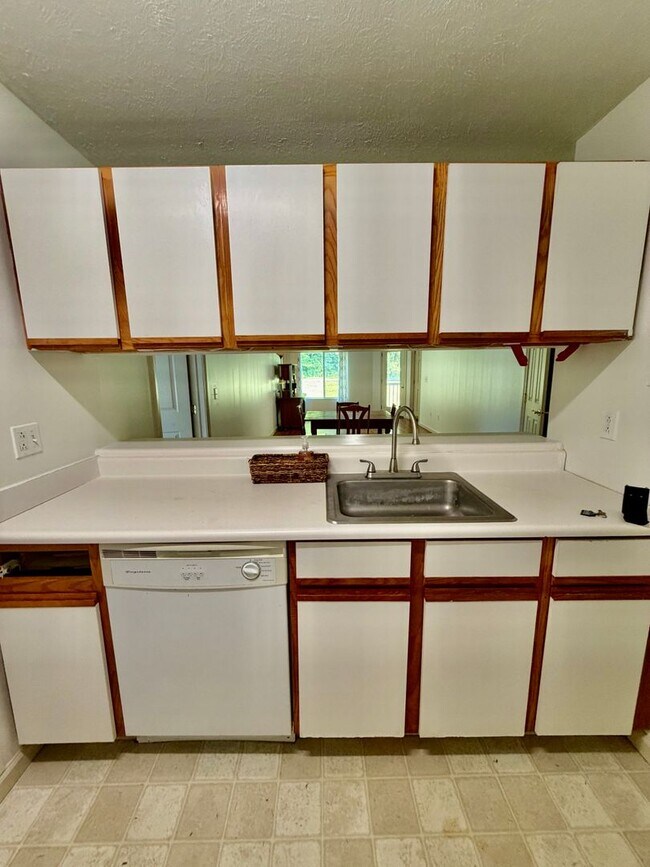 Building Photo - 7205 University Commons Dr