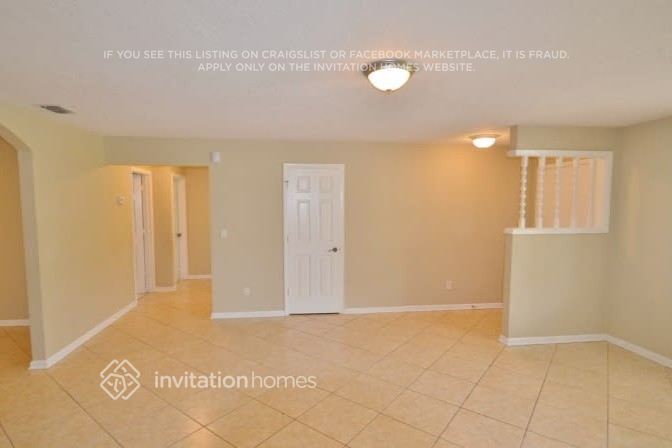Building Photo - 885 Rayston St