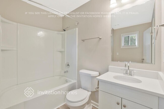 Building Photo - 10 Porter Cir