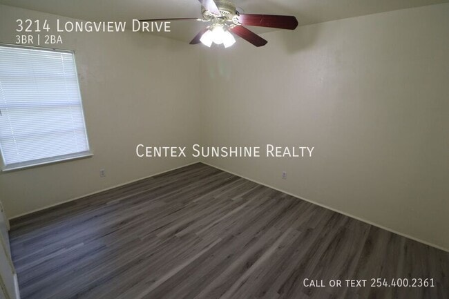 Building Photo - 3214 Longview Dr