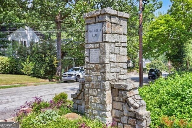 Building Photo - 26 Highland Dr NE