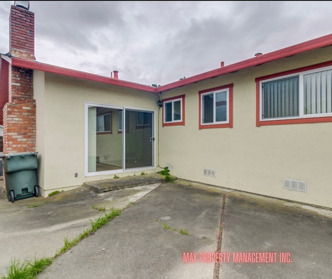 Building Photo - Charming and Spacious 4-Bedroom Home for Rent in South San Francisco!