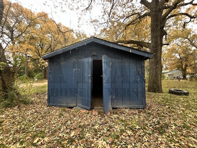 Building Photo - Beautifully updated 3-bedroom, 2-bathroom