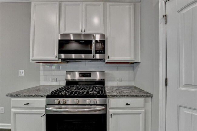 Building Photo - 7245 Heritage Oak Ct
