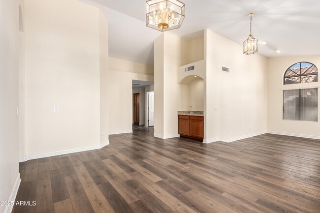 Building Photo - 1517 W Islandia Dr