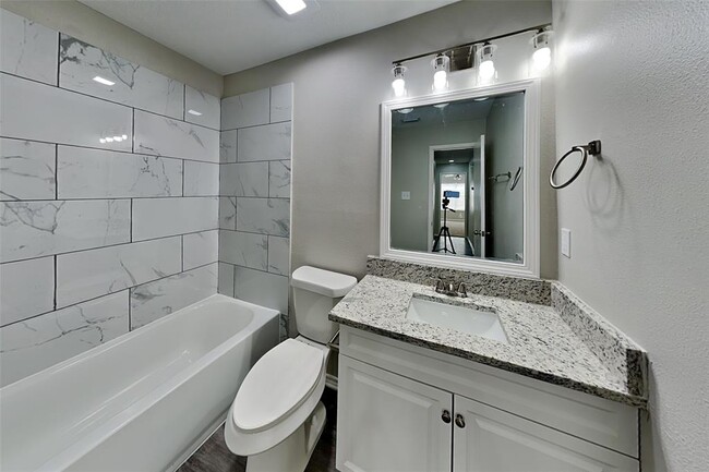 Building Photo - 3438 Havershire Dr