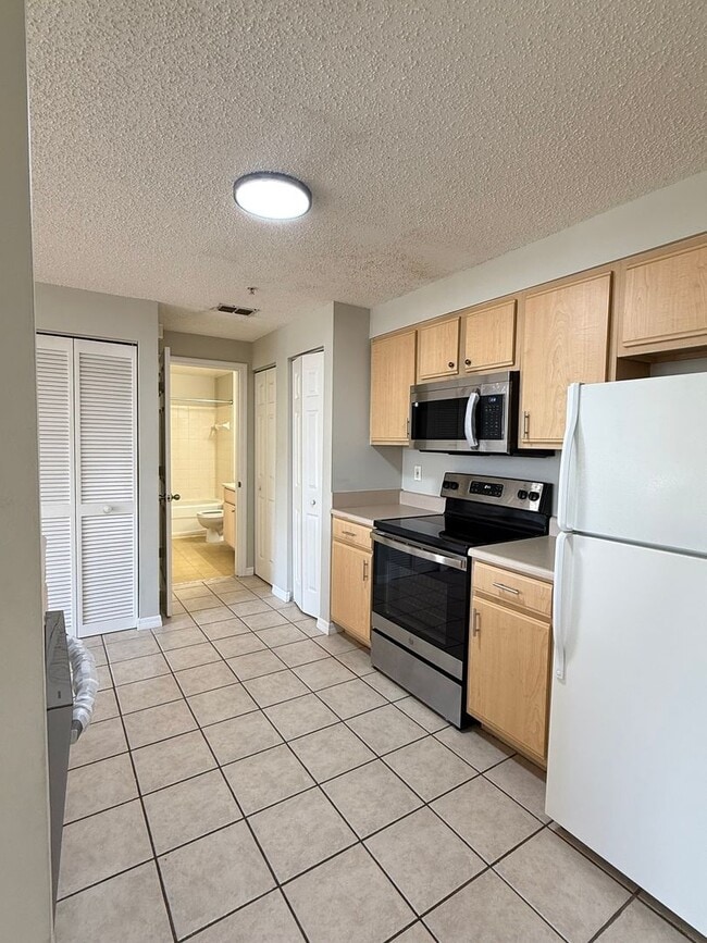 Building Photo - 10831 Windsor Walk Dr