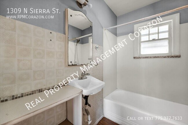 Building Photo - 1309 N Sierra St