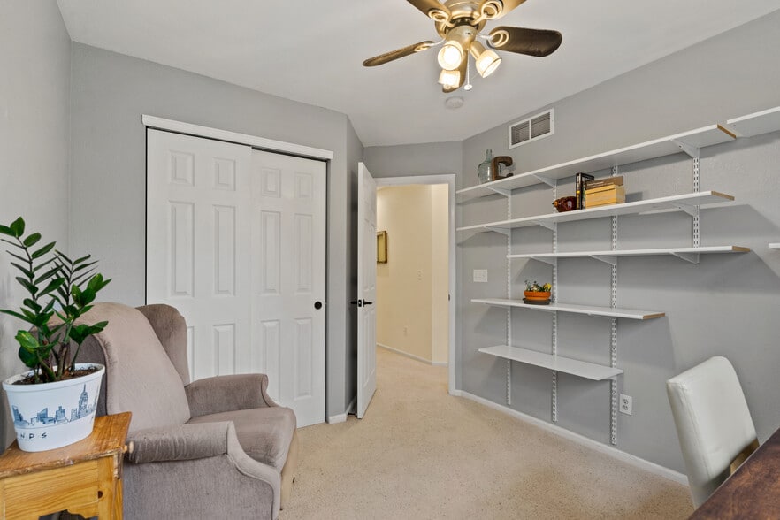 Building Photo - 708 Crown Ridge Ln
