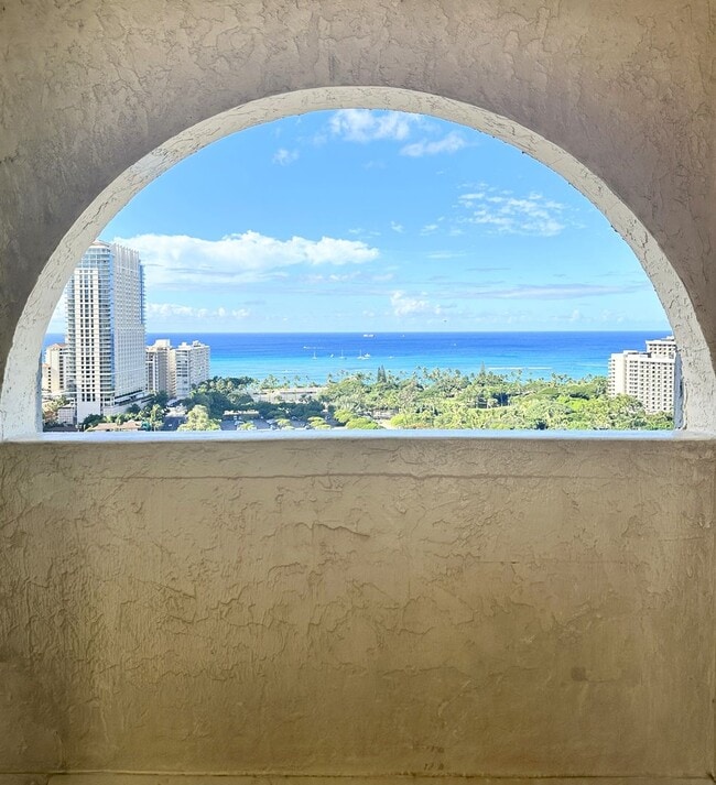 Building Photo - 2092 Kuhio Ave.