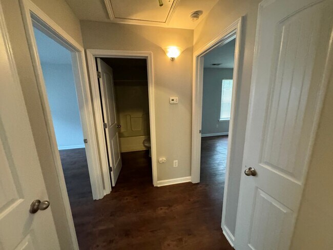 Building Photo - 3805 Carnes Ave