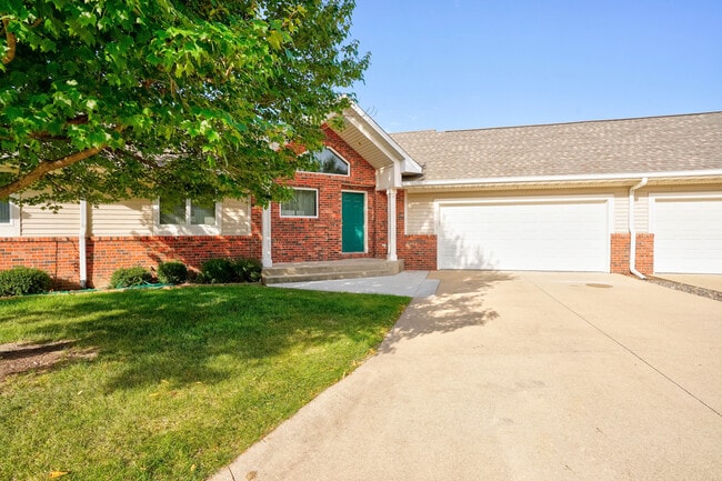 Building Photo - 10 Redtail Ct