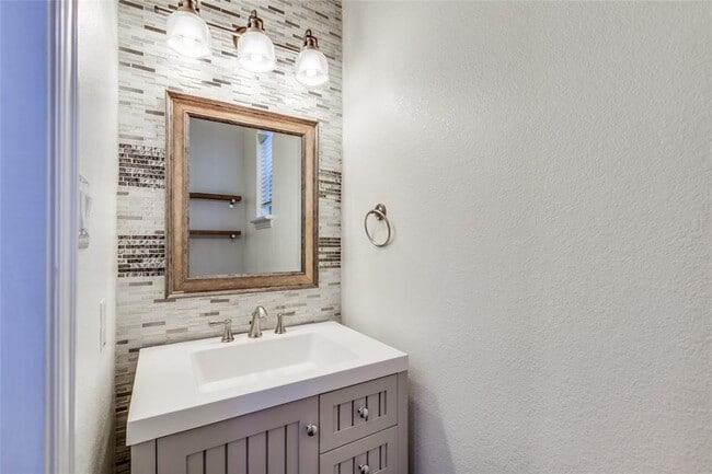 Building Photo - 6109 Stillman St