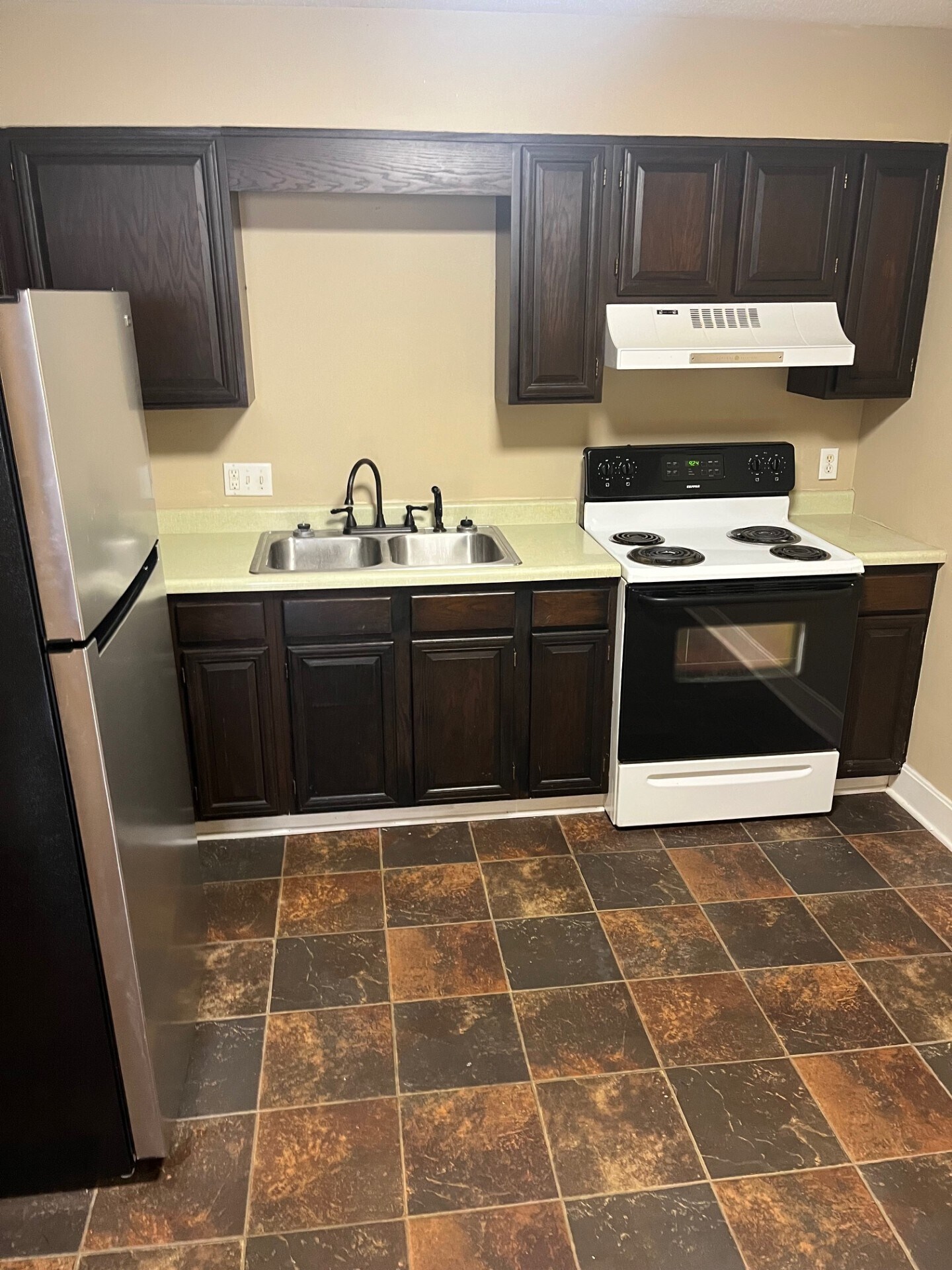 Building Photo - 33 Stewart St