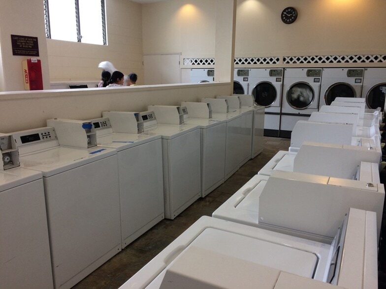 Building Photo - 2240 Kuhio Ave