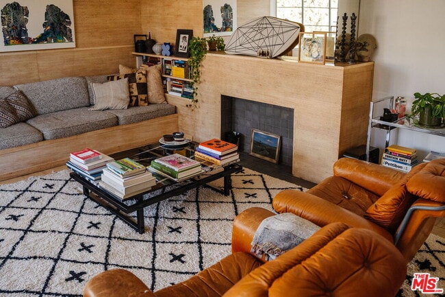 Building Photo - 1530 N Easterly Terrace