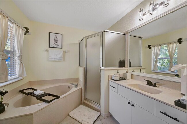 Building Photo - 19 Hoffer St