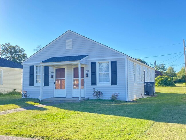 Building Photo - 321 Carver St