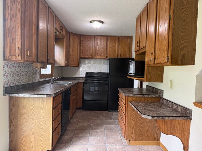 Building Photo - Available July 15th - West Fargo