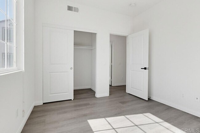 Building Photo - 1720 Santa Ivy Ave