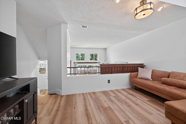 Building Photo - 867 Portola Rd